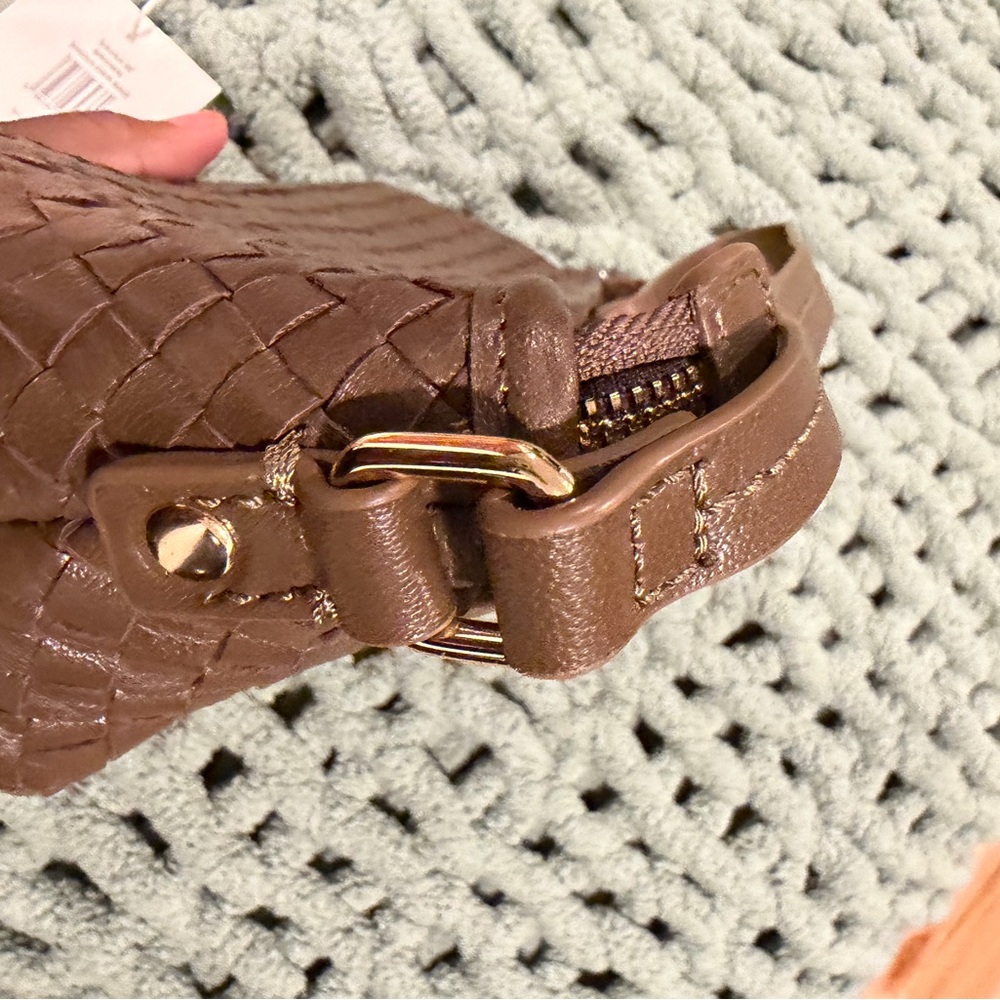 Dolce Vita Tan Woven Shoulder Bag - Picture 6 of 11